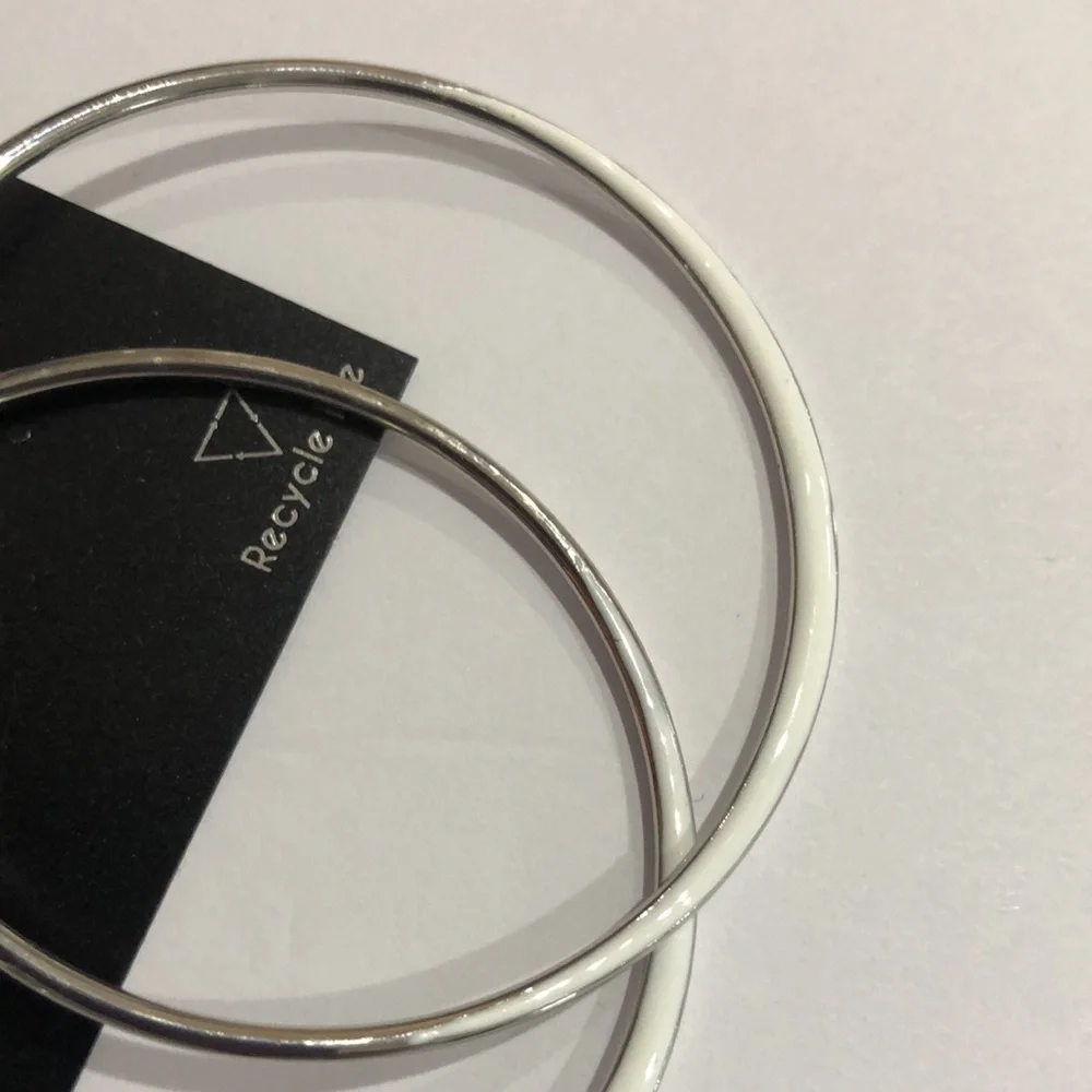 Guess silver tone white dipped‎ colorblock circle hoop earrings new